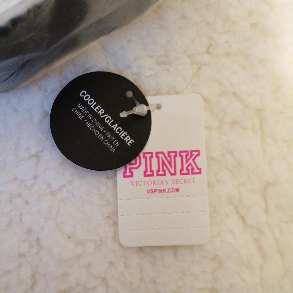 VS PINK Insulated Pineapple Crossbody Cooler Bag - Picture 3 of 8